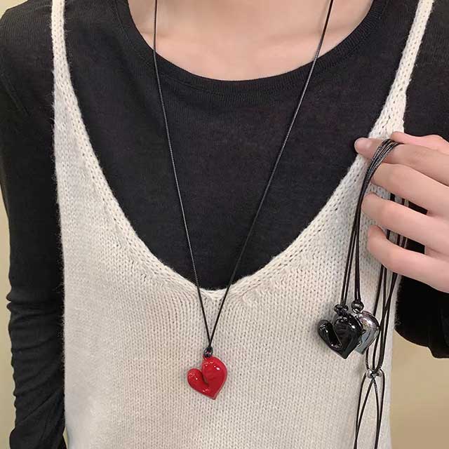 Adjustable Heart Pendant Necklace – Pull-Out Sweater Chain Accessory for Women