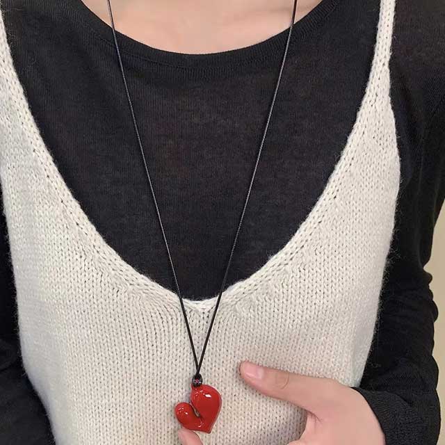 Adjustable Heart Pendant Necklace – Pull-Out Sweater Chain Accessory for Women