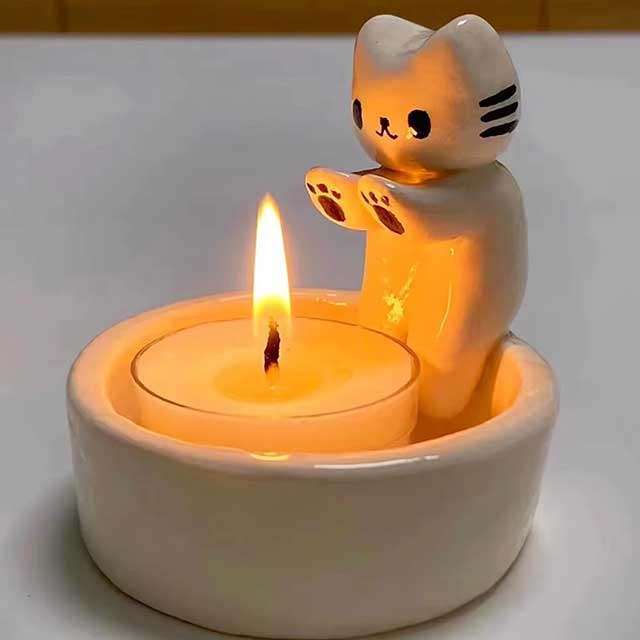 Cute Kitten Candle Holder – Cartoon Cat Candlestick for Aromatherapy & Home Decor