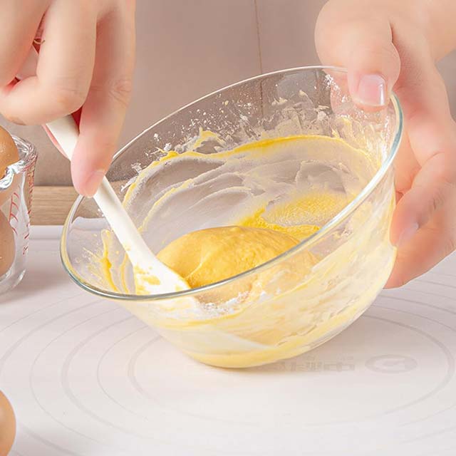 Modern Egg Beater & Kitchen Utensil Set – Oil Brush & Cake Decorating Scraper for Baking & Cooking