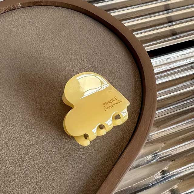 Heart-Shaped Acetic Acid Hair Claw Clip for Women & Girls – Creative Half-Up Hair Gripper Accessory