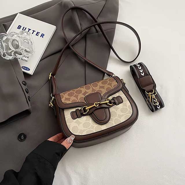 New Retro Korean Crossbody Bag for Women – Trendy Saddle Bag with Wide Shoulder Strap