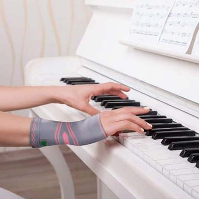 Premium Small Black Wrist Compression Sleeve – Ultimate Pain Relief, Joint Support & Recovery