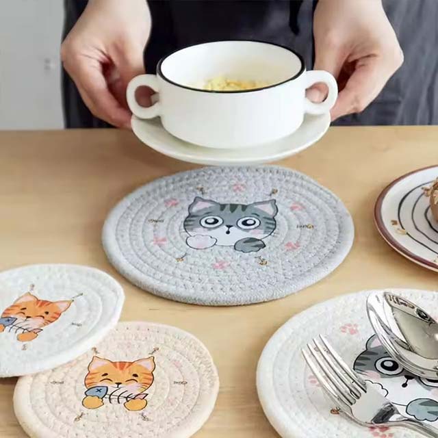 Printed Cat Design Heat-Resistant Pads – Round Table & Cup Mats for Home & Kitchen Use