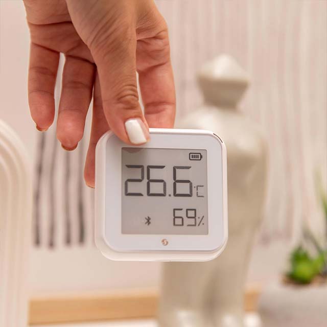 Shelly Plus H&T WiFi Temperature and Humidity Sensor with Display - Wireless Smart Home Monitoring Device