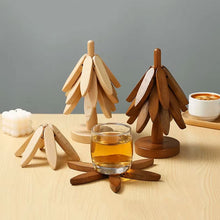 Solid Wood Christmas Tree Trivet Set – Heat-Resistant Pot Mat & Foldable Anti-Scalding Coasters for Dining Table Decor