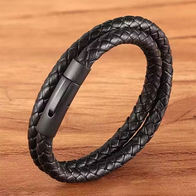 سوار جلدي مزدوج الطبقات بإبزيم أسود (EGBT321)