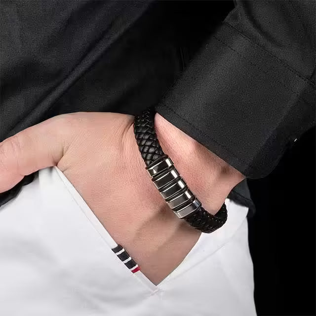 Classy Men Leather Bracelet (EGBT077)