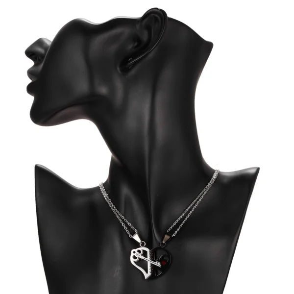 قلادة زوجية مكونة من قطعتين على شكل نصف قلب مكسور (EGN066)