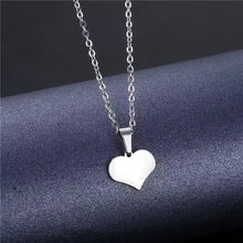 Collier pour femme avec pendentif cœur rempli (EGN161)