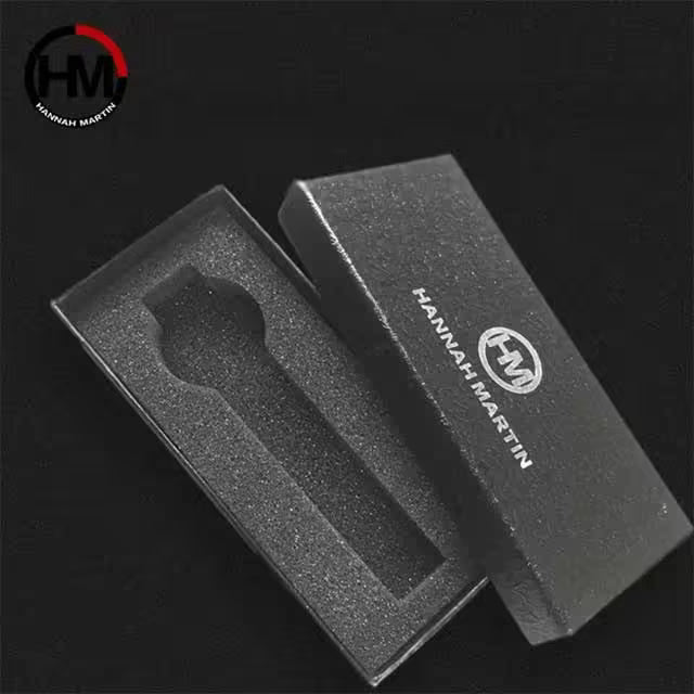 HANNAH MARTIN Nylon Men Watch Model (CH02CB01)