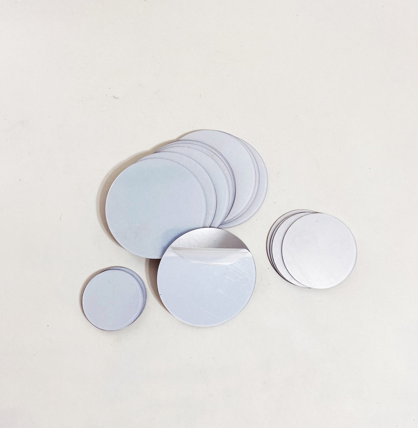 59-Piece Self-Adhesive Acrylic Craft Mirror Circles – 5cm Round, 1mm Thick Peel & Stick Mirror Discs for DIY Crafts, Home Decor & Art Projects