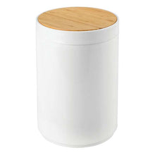 mDesign 1.3 Gallon Small Round Plastic Trash Can with Bamboo Swing Top Lid – White/Natural Wood Wastebasket for Bathrooms, Kitchens & Home Offices