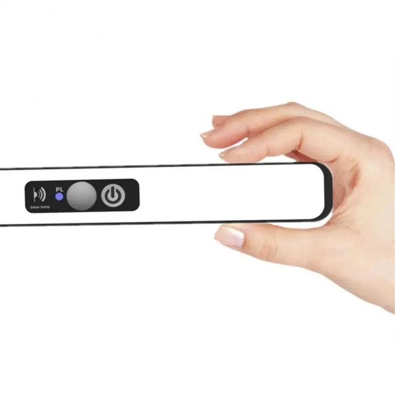 Lumières de barricade rouges et bleues clignotantes à explosion solaire