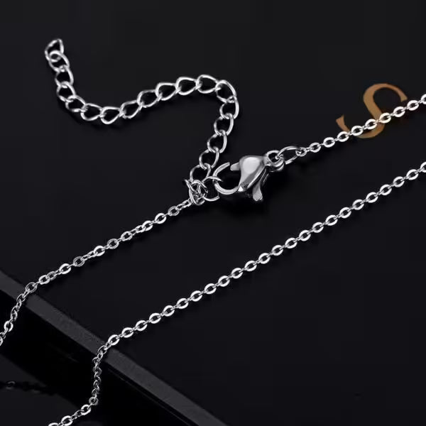 Collier pendentif « Reine » en acier inoxydable pour femme