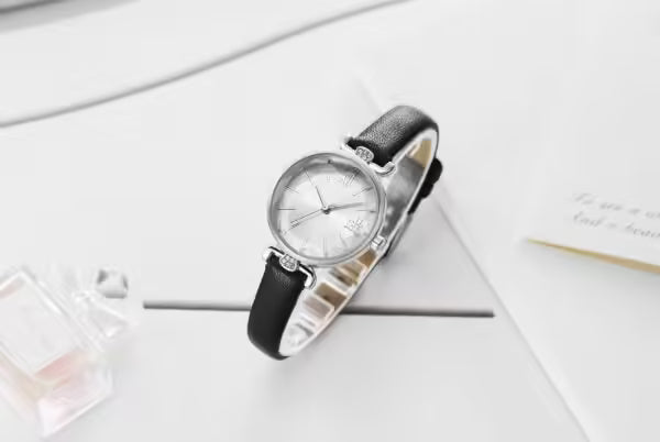 ساعة SK الجلدية النسائية (K8067)