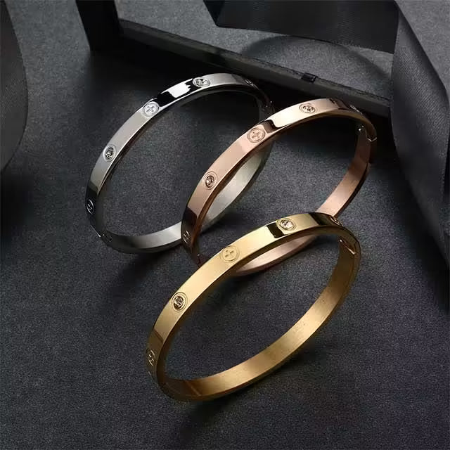 سوار نسائي من الفولاذ المقاوم للصدأ مرصع بالزركون (EGBT354)