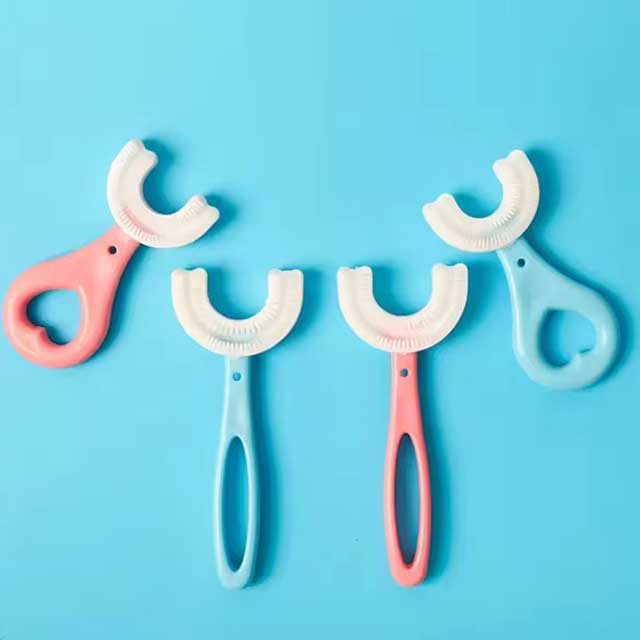 360° U-Shaped Children’s Toothbrush – Soft Silicone Teether Brush for Kids’ Oral Care & Teeth Cleaning