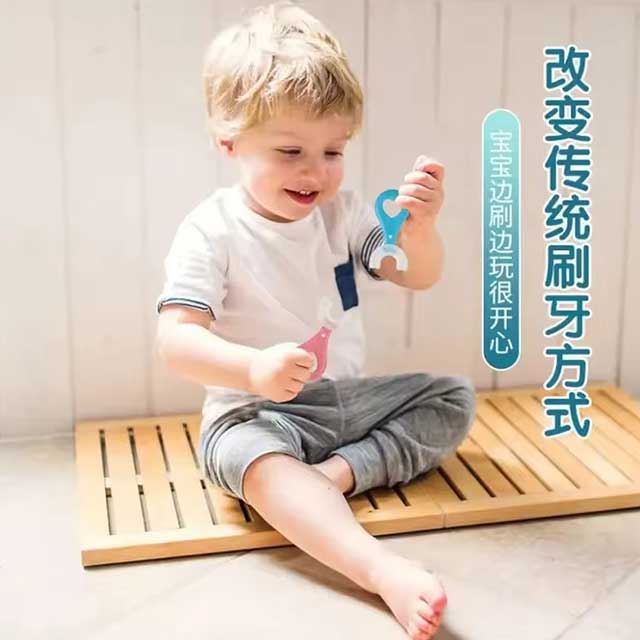 360° U-Shaped Children’s Toothbrush – Soft Silicone Teether Brush for Kids’ Oral Care & Teeth Cleaning