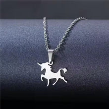 Collier pendentif licorne pour femme (EGN175)