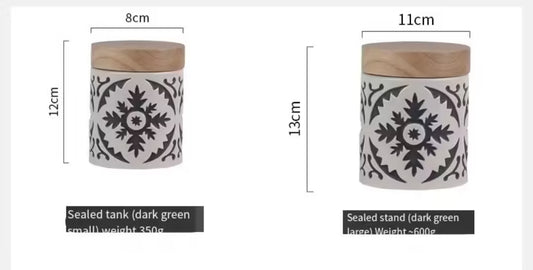 Pot en porcelaine avec couvercle en bois