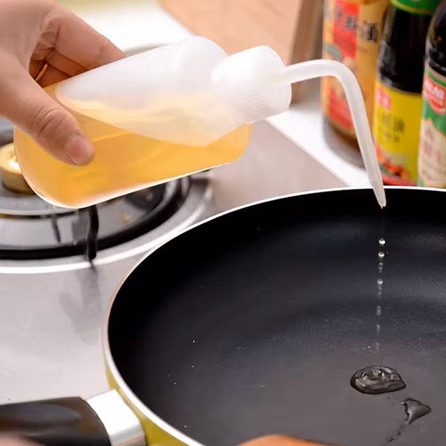 1PC 500ml Transparent Watering Pot – Long Curved Spout, Versatile Spray Bottle & Liquid Container for Plants & More