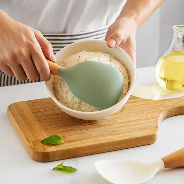 Heat-Resistant Silicone Cooking Spoon – Non-Stick, Anti-Slip & Anti-Scalding Kitchen Utensil