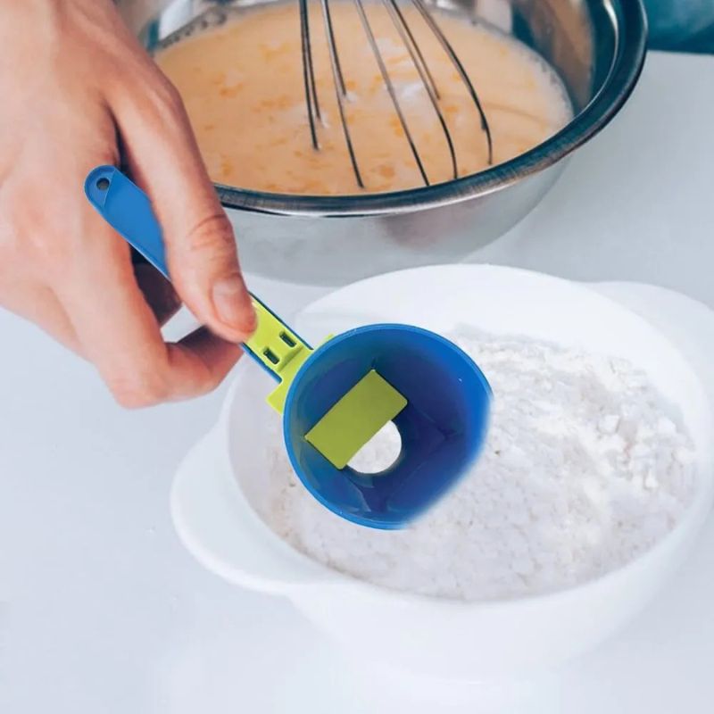 Cuillère-mesure et entonnoir 2-en-1 – Cuillère créative coulissante pour protéines en poudre – Outil de remplissage réutilisable sans désordre pour bouteilles d'eau étroites, bocaux et shakers de sport – Conception compacte de 14 cm