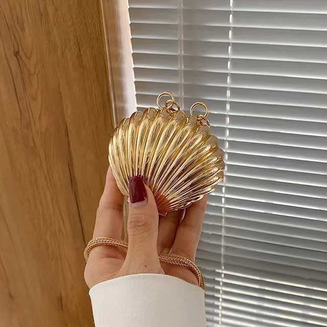 2023 Summer Pearl Mini Lipstick Bag – Fashion Gold Shell Crossbody Purse for Women