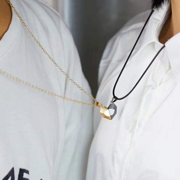Collier magnétique en forme de cœur pour couple (2 pièces) (EGN128)