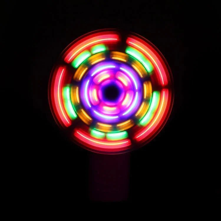 مروحة تبريد يدوية صغيرة بيضاء محمولة مع أضواء LED ملونة – مروحة شخصية تعمل بالبطارية مع حزام معصم للسفر والمكتب والاستخدام الخارجي