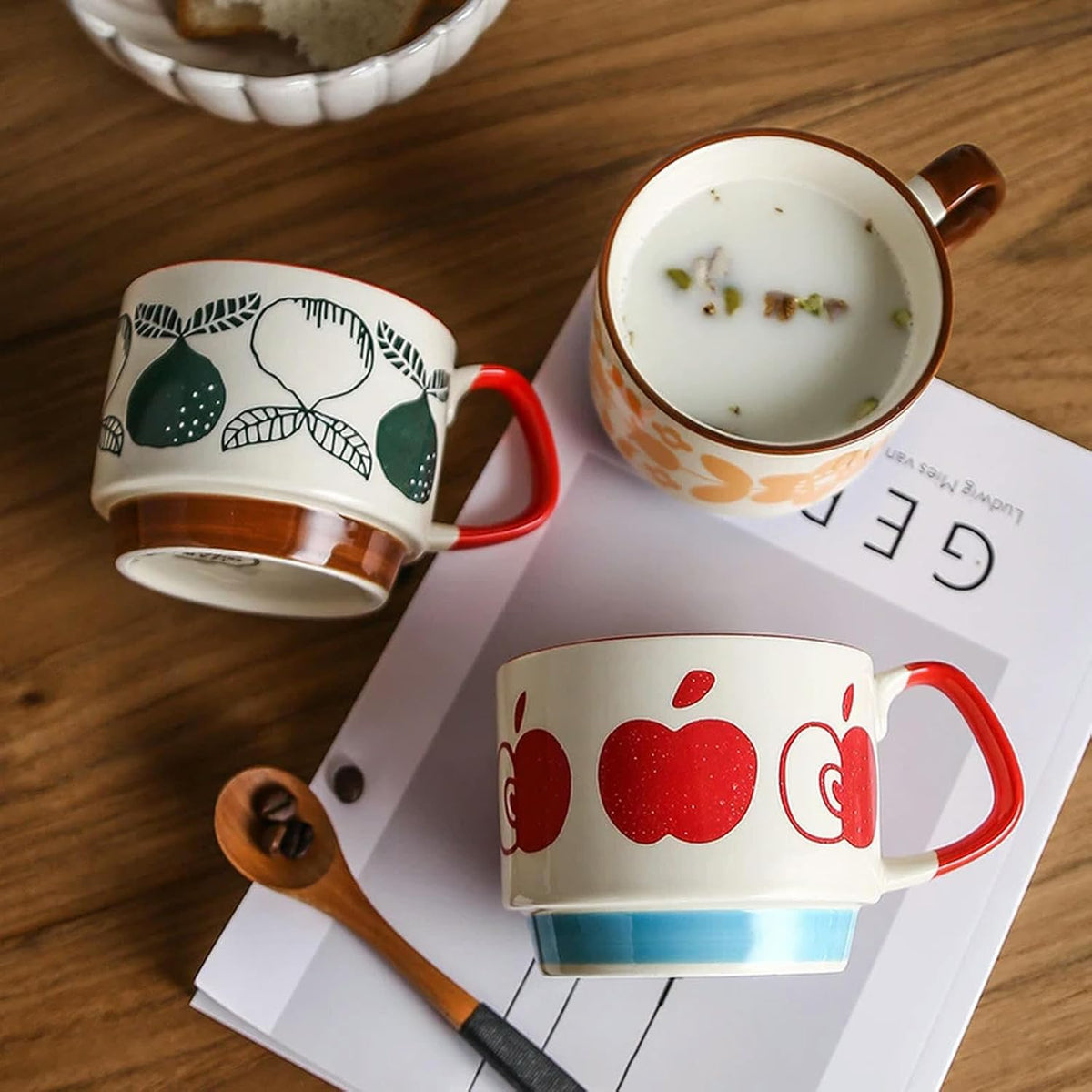Lot de 2 tasses à café rétro japonaises fleuries de 300 ml – Tasses en céramique artisanales pour flocons d'avoine et lait – Tasses à eau de bureau au design floral vintage avec poignée ergonomique (300 ml)