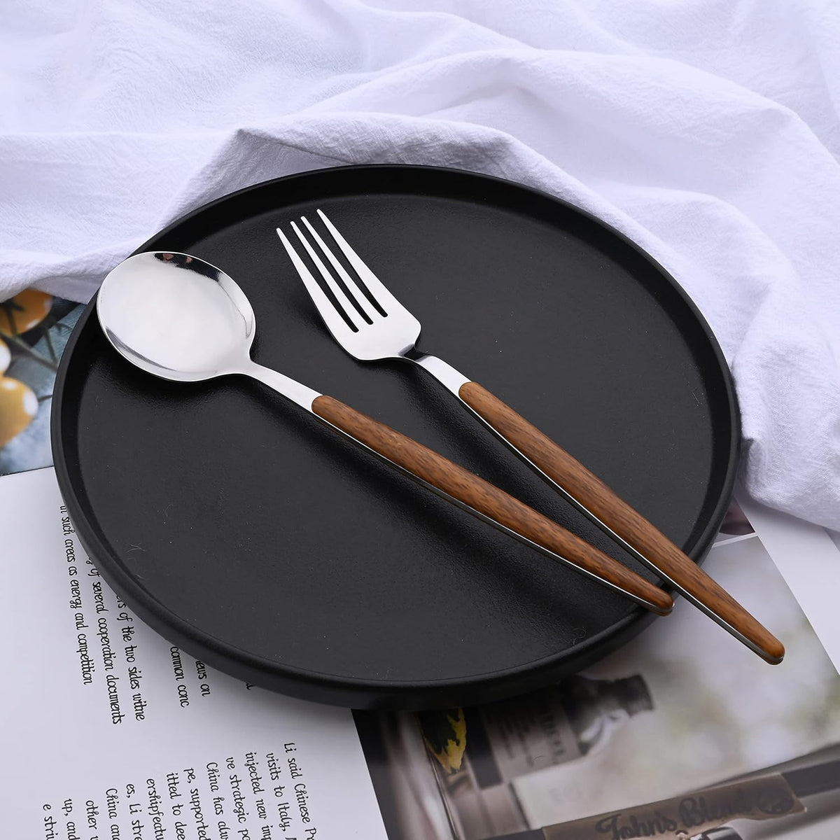 Stainless Steel Cutlery Set – Vintage Imitation Wood Handle – Professional Western Tableware Kit with Steak Knife, Fork, Spoon, and Teaspoon (Mirror Polished)