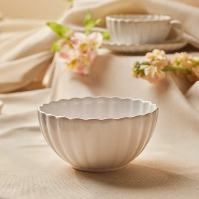 Vaisselle classique en céramique blanche – Assiettes creuses rondes – Assiettes à salade et à dessert minimalistes de couleur unie – Vaisselle professionnelle pour restaurant (bol de 4,5 pouces/assiette de 10 pouces/assiette de 8,5 pouces)