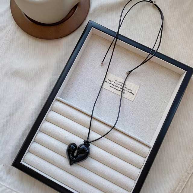 Adjustable Heart Pendant Necklace – Pull-Out Sweater Chain Accessory for Women