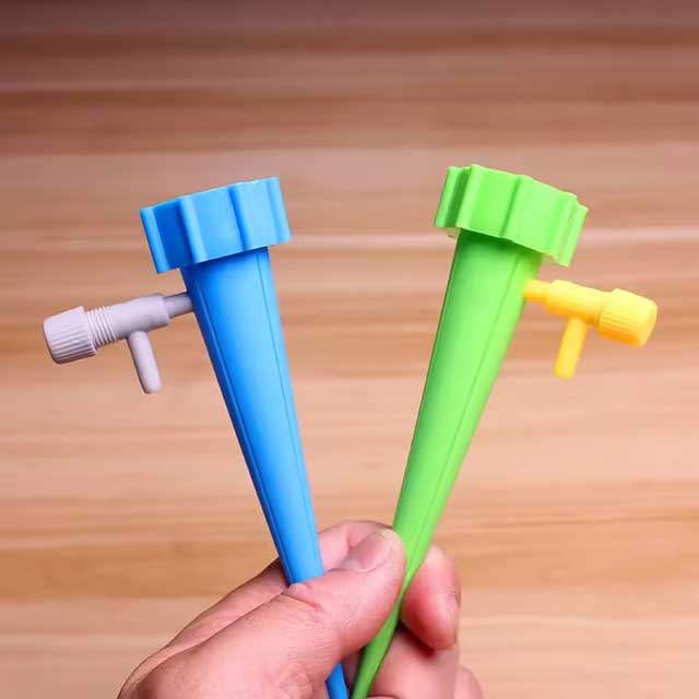 10 pièces/ensemble système d'irrigation automatique goutte à goutte – Arroseurs automatiques à pointe pour plantes et fleurs d'intérieur | Solution d'arrosage de bouteille domestique