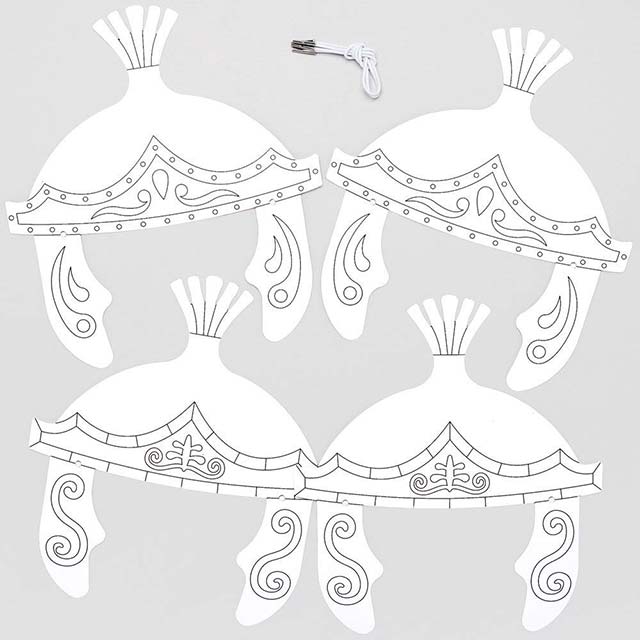 Baker Ross AT736 Roman Centurion Colour-In Helmets – 8-Piece Kids Art &amp; Craft Project Kit