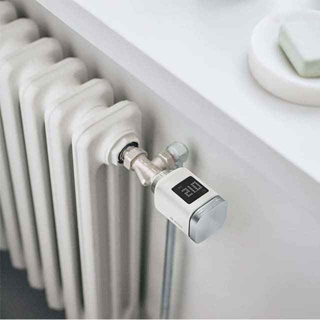 Bosch Smart Home Radiator Thermostat II - Smart Thermostat with App Control, Compatible with Amazon Alexa, Apple HomeKit &amp; Google Home