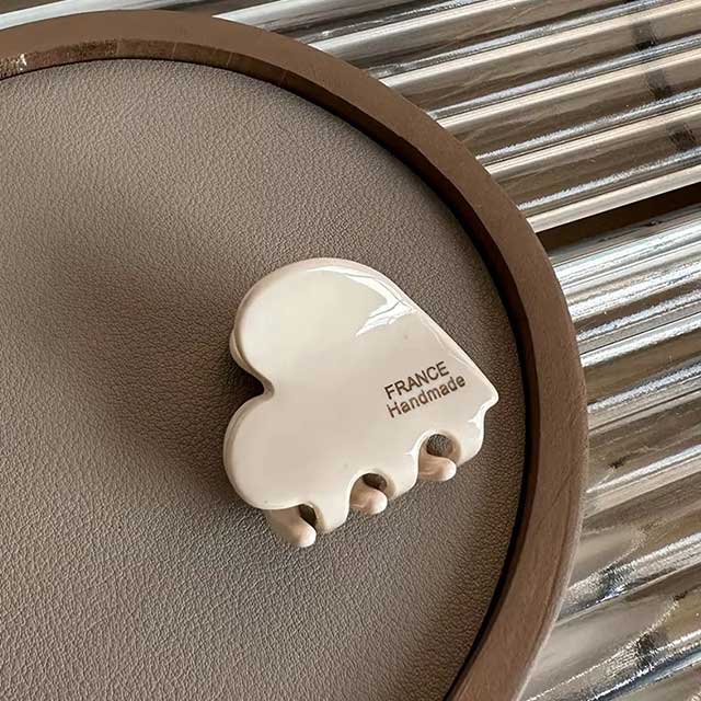 Heart-Shaped Acetic Acid Hair Claw Clip for Women & Girls – Creative Half-Up Hair Gripper Accessory