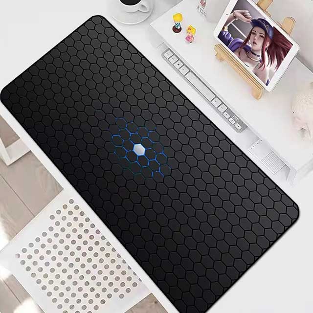 Honeycomb Gaming Mouse Pad – Large Desk Mat for Keyboard & Mouse | Non-Slip Mousepad for PC, Laptop & Gamer Setup with Anime Design