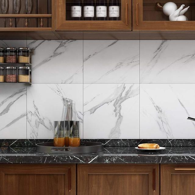 بلاط أرضيات من الرخام الأبيض من لايفلينين، قابل للتقشير واللصق، مقاس 12×12 بوصة، أرضيات فينيل مقاومة للماء، مناسبة للمطبخ وغرفة النوم والحمام، ملصقات بلاط مصفح سهلة الصنع (عبوة من 16 قطعة)