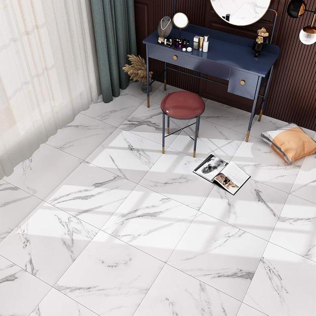 Carrelage adhésif effet marbre blanc Livelynine – Revêtement de sol vinyle imperméable 30,5 x 30,5 cm pour cuisine, chambre et salle de bain, pose facile (paquet de 16)
