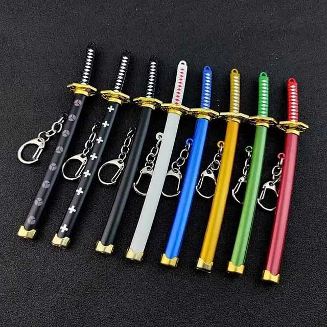 Mini Roronoa Zoro Samurai Sword Keychain – Anime Katana with Plastic Scabbard for Men, Cosplay & Gifts