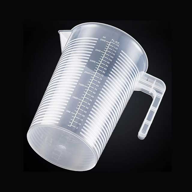 Plastic Measuring Cup with Lid – Large Capacity Transparent Graduated Beaker for Kitchen & Lab Use