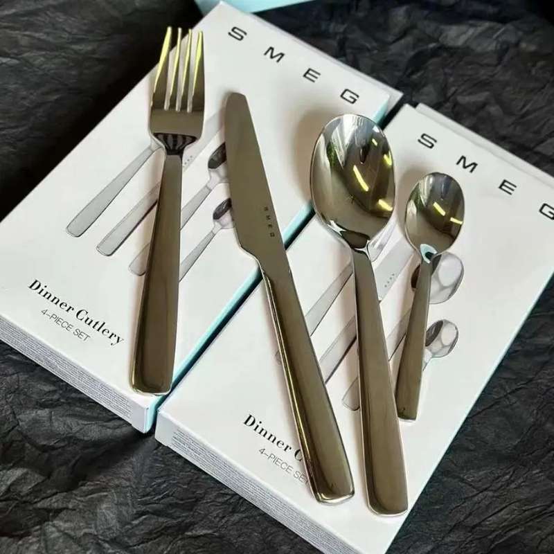 Ensemble de couverts en acier inoxydable poli – Vaisselle de table occidentale pour la maison – Collection haut de gamme de fourchettes, cuillères et couteaux – Cuillère à dessert professionnelle et ménagère, service de table, ensemble cadeau de cuisine