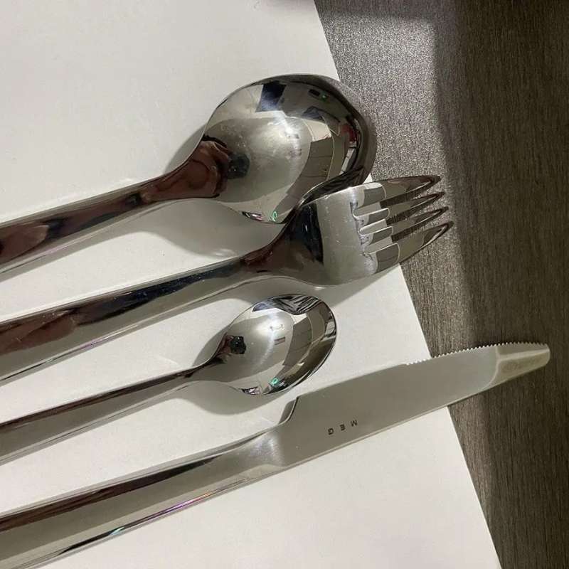 Ensemble de couverts en acier inoxydable poli – Vaisselle de table occidentale pour la maison – Collection haut de gamme de fourchettes, cuillères et couteaux – Cuillère à dessert professionnelle et ménagère, service de table, ensemble cadeau de cuisine