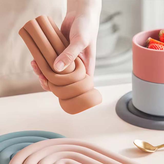 Rainbow Silicone Table Mat – Heat-Resistant Coaster, Pot Holder & Placemat for Kitchen Use