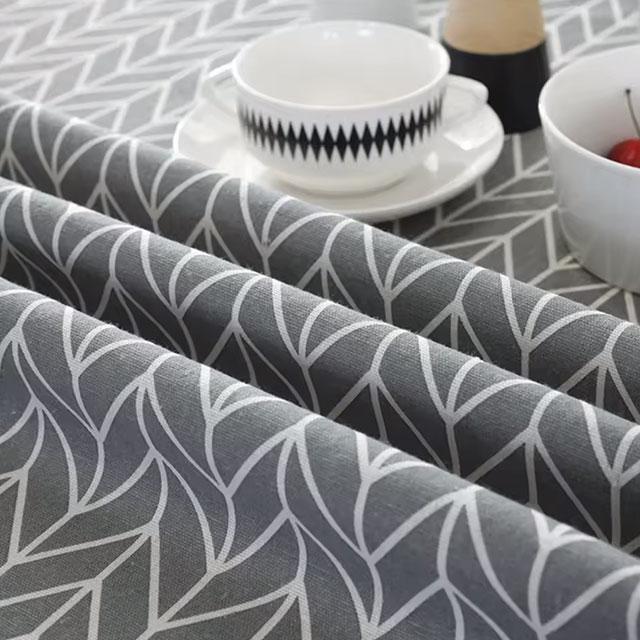 Round Tablecloth 120/150cm – Washable Decorative Table Cover for Home, Holiday, Christmas, Party & Picnic Dining