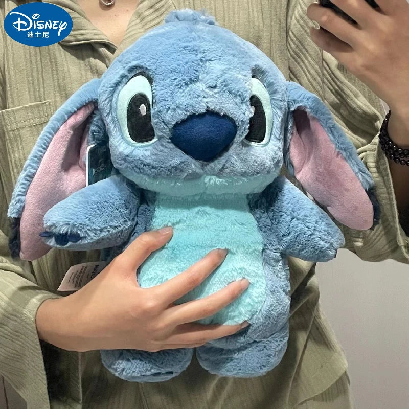 زجاجة ماء ساخن Fluffy Stitch مع غطاء قطيفة – سعة 500 مل، تدفئة لطيفة وعلاج حراري ومدفأة لليدين