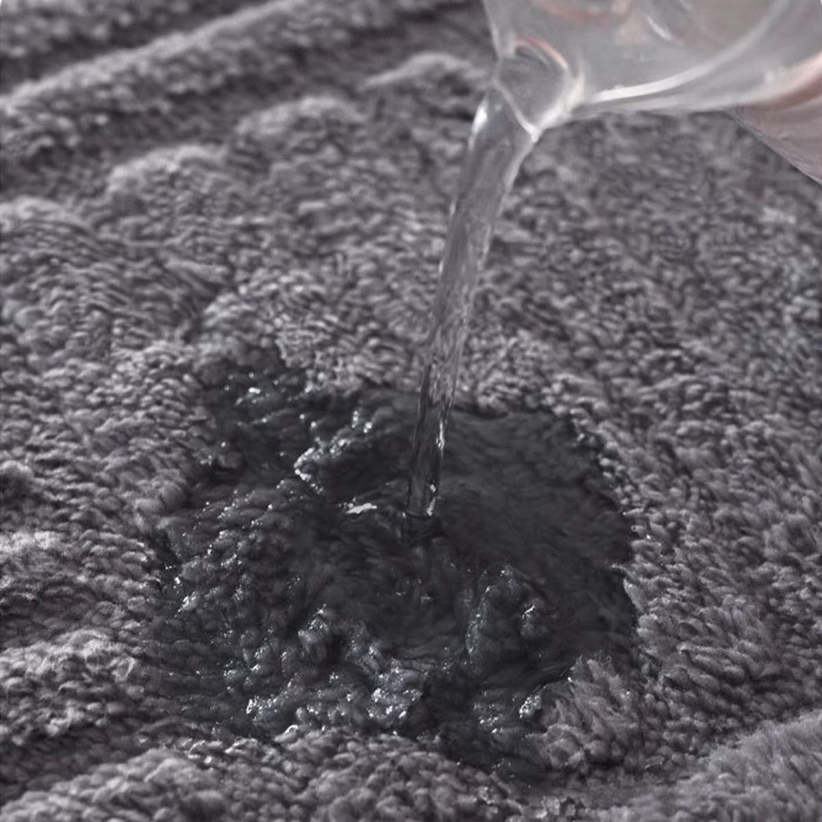 Thickened Striped Absorbent Floor Mat – Solid Color Cotton Velvet Bathroom Carpet – Non-Slip Luxury Rug for Bedroom and Entrance (Gray/White)